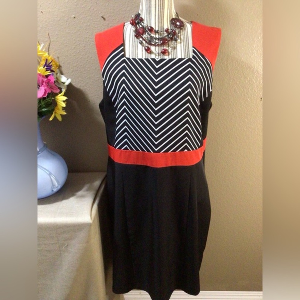 ILE NEW YORK   BLACK WITH STRIPE MIDI DRESS